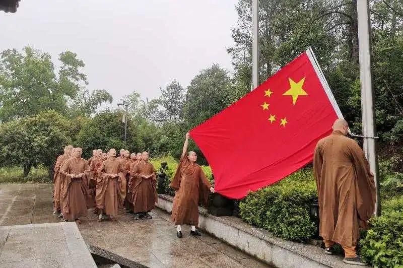 探寻知识的乐园-初入职场,该不该修炼自己的「钝感力」?职场新人如何告别「玻璃心」?